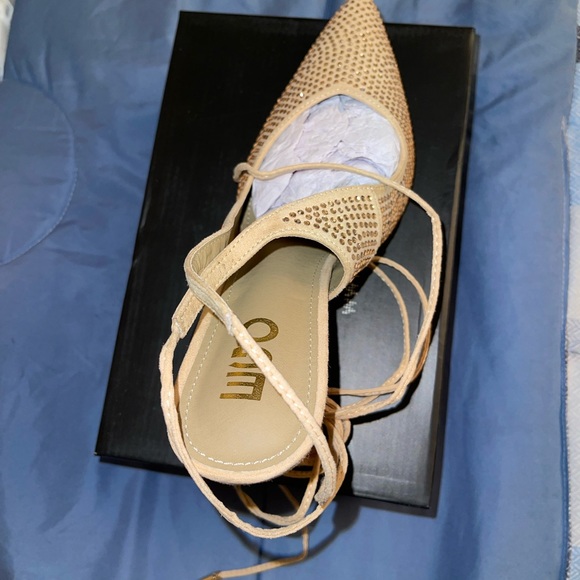 DETAIL LACE UP POINTED TOE COURT HEEL IN NUDE FAUX SUEDE - Picture 3 of 5